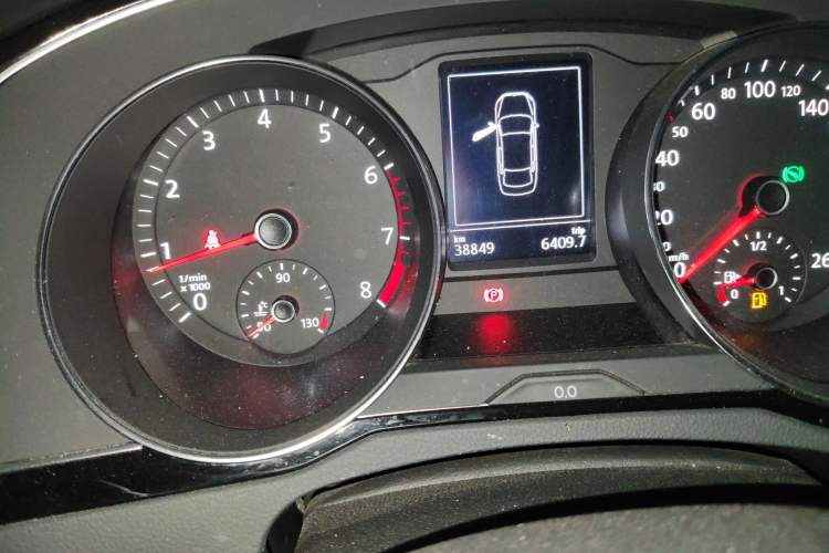 Used Volkswagen Magotan 2020 330TSI DSG Leading Model Odometer Close Up