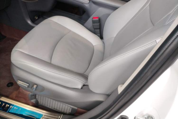 Used Toyota SIENNA 2023 2.5L Hybrid Comfort Edition Left Front Seat