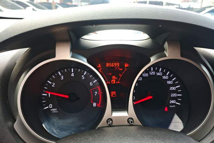 Used Infiniti ESQ 2014 1.6L Spontaneous Edition
