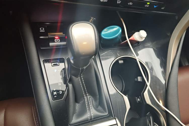 Used Lexus RX 2020 Revised Version 300 Two-Wheel Drive Elite Edition Gear Lever