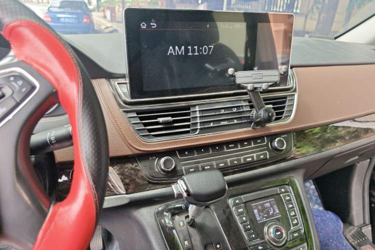 Used SAIC MAXUS G10 2016 2.0T Automatic Executive Edition
