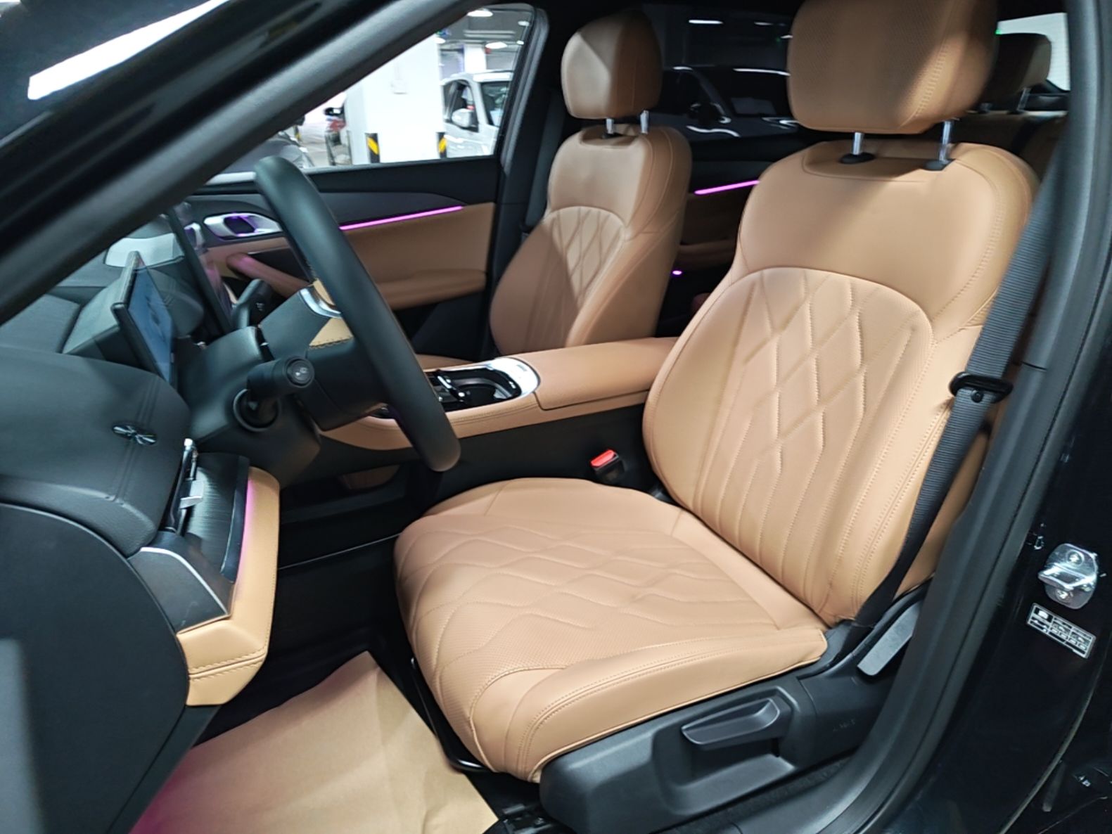 Geely Galaxy A7 2025 Model EM-i 150km Prestige Edition — снимка 19