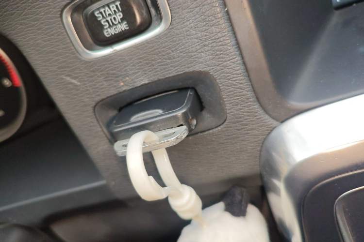 Used Volvo V60 2013 T5 Smart Edition Vehicle Key