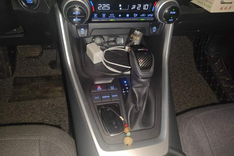 Used Toyota RAV4 2020 2.0L CVT Two-Wheel Drive Fashion Edition
