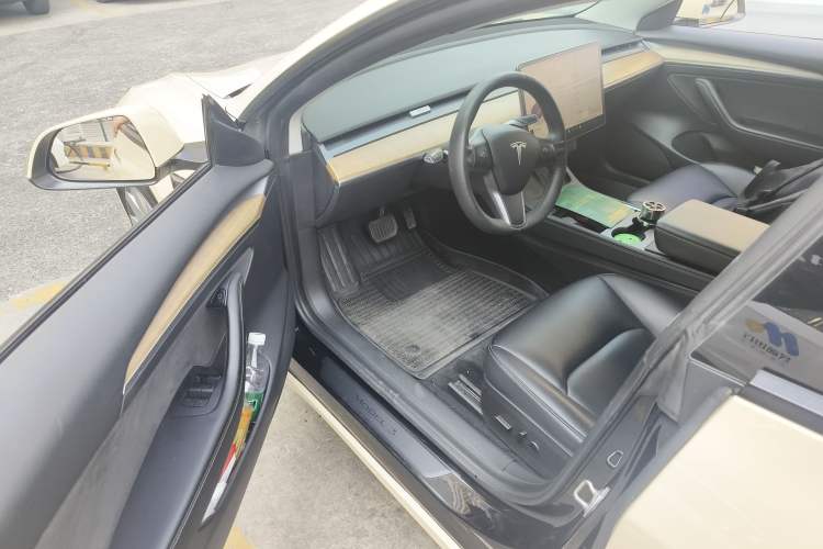 Used Tesla Model 3 2022 Rear-Wheel-Drive Version
