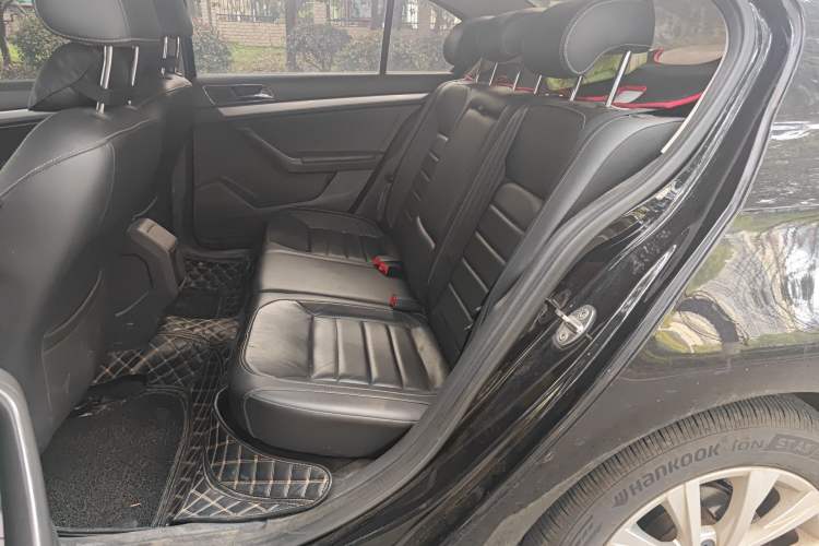 Used Volkswagen Lavida 2017 1.6L Automatic Comfort Edition
