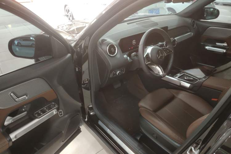 Used Mercedes-Benz GLB 2024-Year Restyled GLB 200 Dynamic Edition
