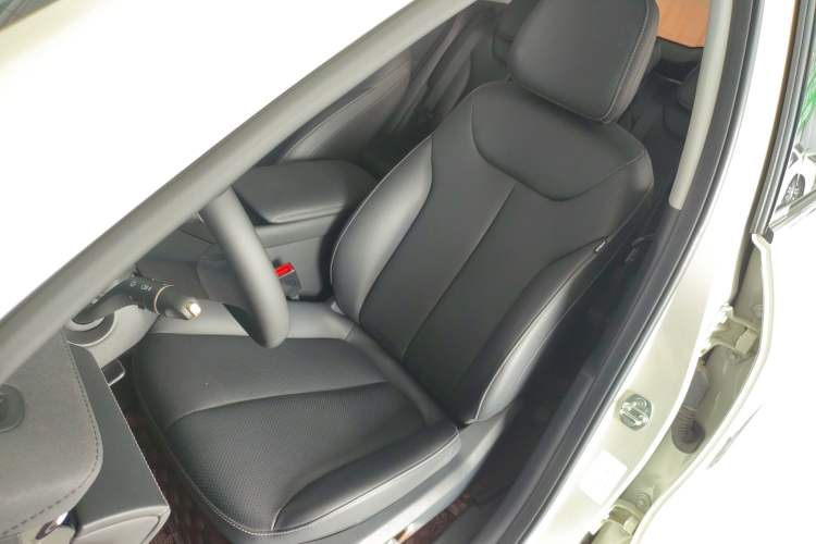 Used Baojun Yunhai 2024 140km Plug-in Hybrid Version
