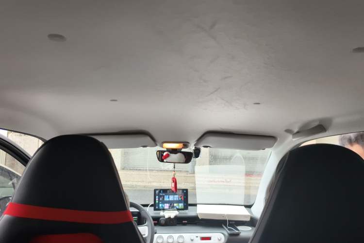 Used Wuling Hongguang MINIEV 2022 GAMEBOY 200km Gaming Edition with Lithium Iron Phosphate Headliner