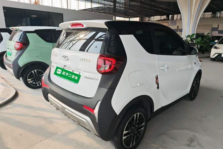 Used Chery QQ Little Ant 2022 Restyled Version Sweet Pink Edition Half-Sugar Version 30.6 kWh 30 kW 301 km Rear Right 45 Deg