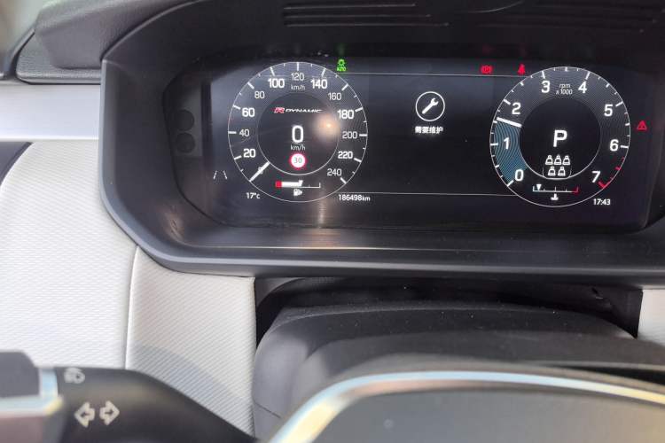 Used Land Rover Discovery 2021 360 PS R-Dynamic SE Odometer Close Up