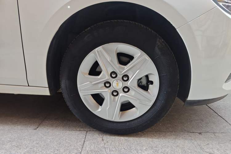 Used Chevrolet Cavalier 2019 320 Automatic Enjoyment with Sunroof Right Front Wheel Hub