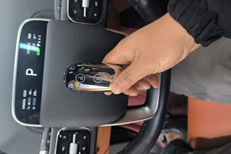 Used Li Auto L8 2023 Pro Model
