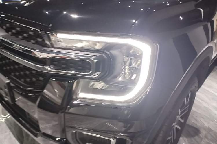 Used Ford Ranger 2023 Trailblazer 4x4 Automatic Version – Gasoline Left Front Headlight