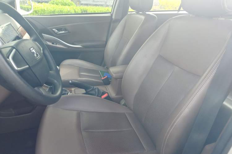 Used Zotye Z300 2016 New Vision 1.5L Manual Entry-Level Model with Sunroof Left Front Seat