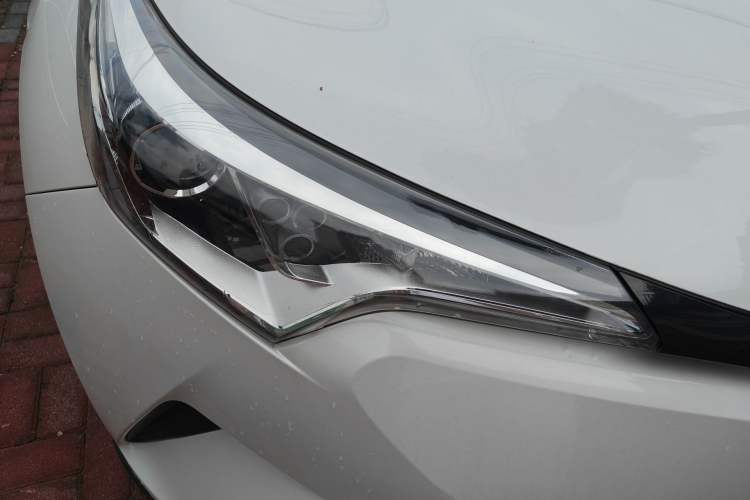 Used Toyota IZOA 2018 2.0L Yichi Version China VI Standard Right Front Headlight