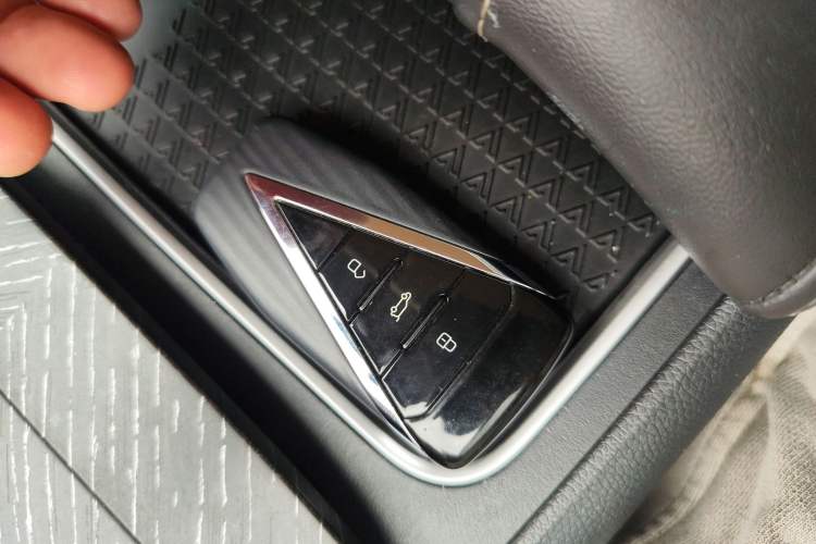 Used Venucia V DD-i 2023 110 km iE Version Vehicle Key