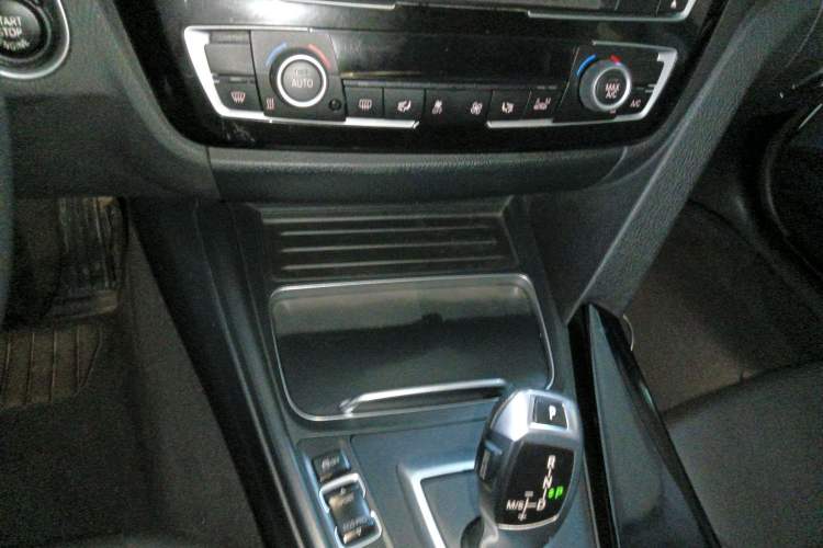 Used BMW 3 Series 2017 320Li Fashion Model
