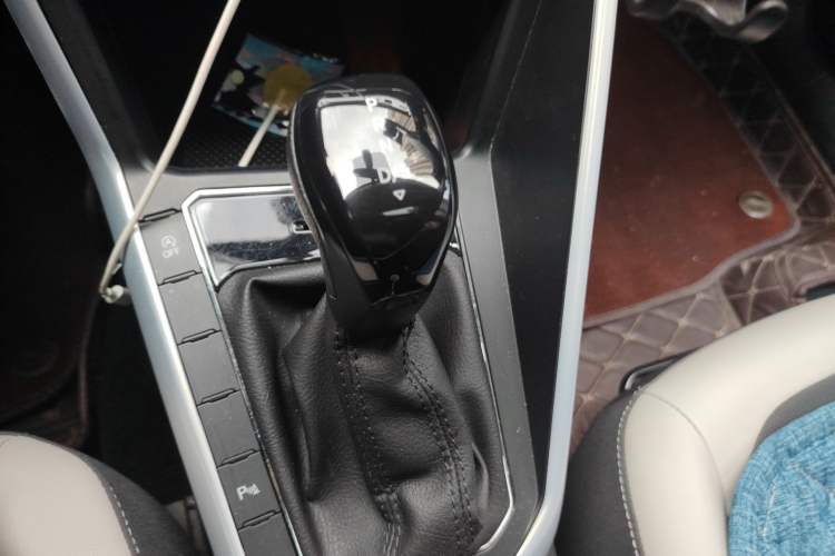 Used Volkswagen Polo 2019 Plus 1.5L Automatic Beats Trendy Cool Edition Gear Lever