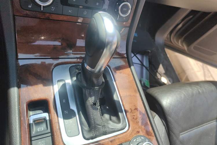 Used Volkswagen Touareg 2011 3.0 TSI Comfort Version