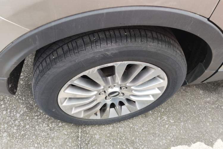 Used Lincoln MKC 2014 2.0T Four-Wheel Drive Luxury Edition Right Rear Wheel Hub