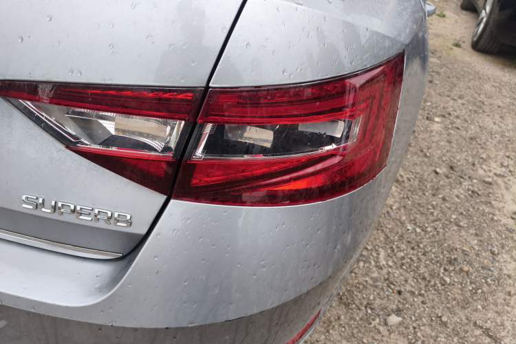 Used Skoda Superb 2016 TSI330 DSG Smart Drive Edition Right Rear Taillight