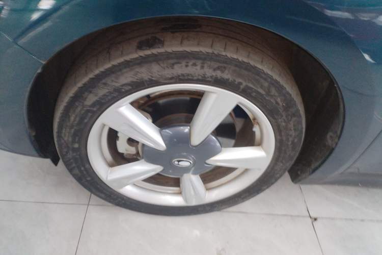 Used ORA Good Cat 2022 Morandi Edition 400km Standard Range Luxury Version Lithium Iron Phosphate Left Front Wheel Hub