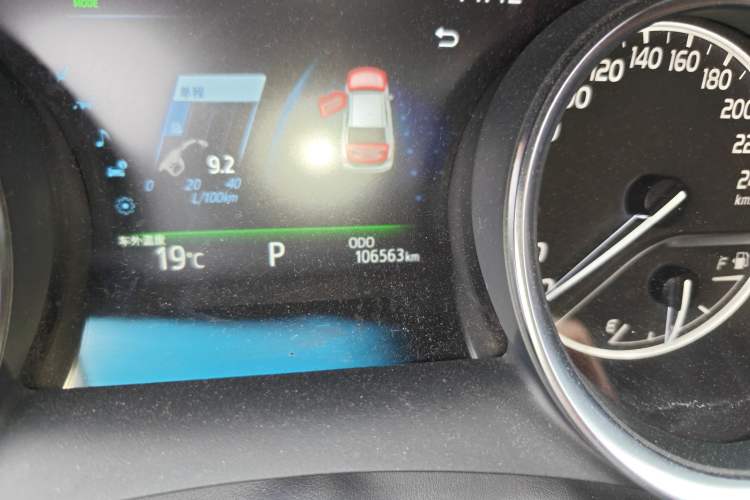 Used Toyota Camry 2019 2.5G Luxury Edition China VI Standard Odometer Close Up