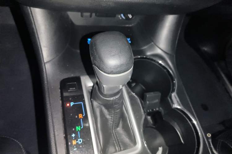 Used Toyota Highlander 2018 2.0T Four-Wheel Drive Luxury Edition 7 Seats China V Emission Standard Gear Lever