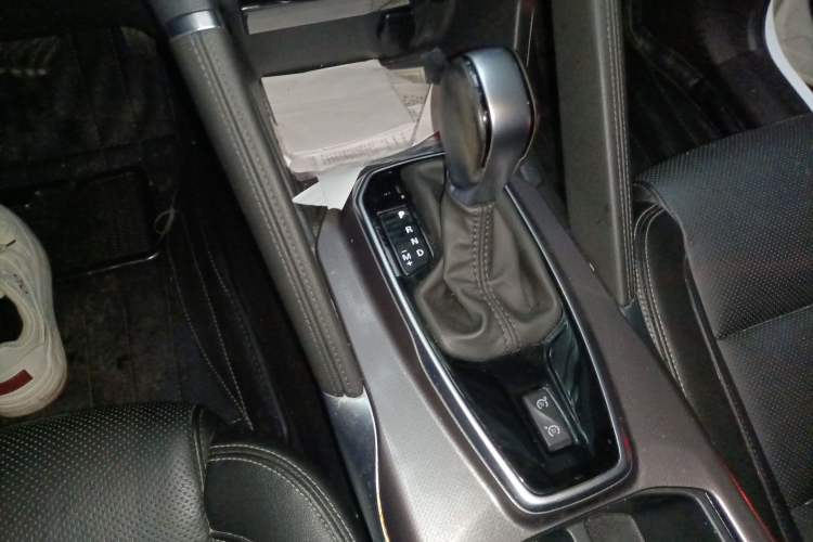 Used Renault Koleos 2017 2.5L Two-Wheel Drive Prestige Edition Gear Lever