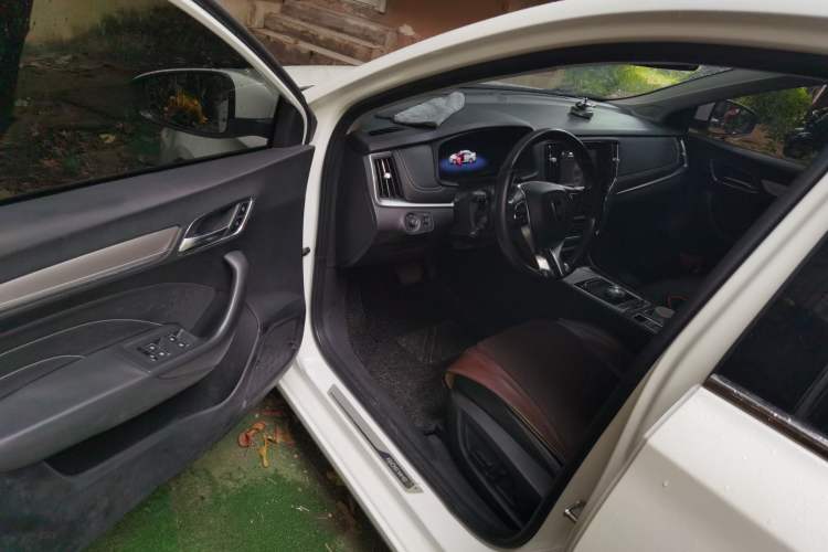 Used Roewe i6 New Energy 2017 45T Hybrid Connect & Smart Enjoyment Edition