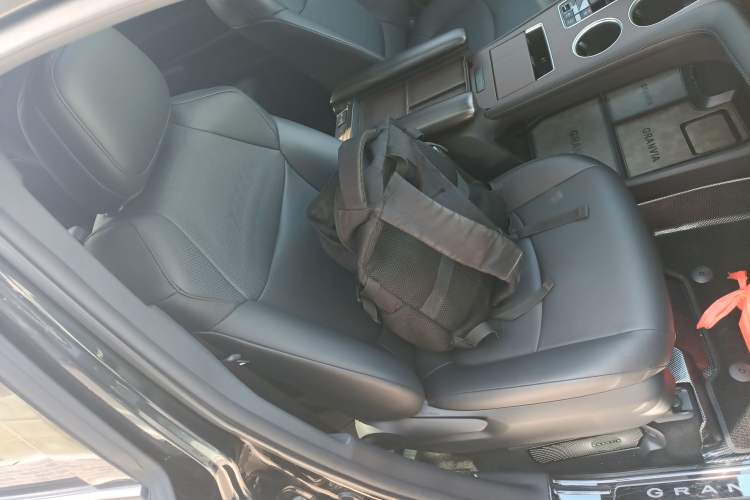 Used Toyota Granvia 2024 2.5L Hybrid Luxury Edition