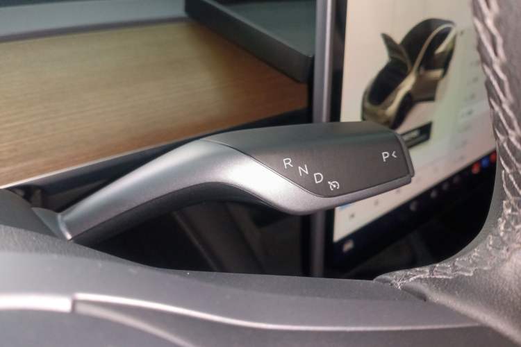 Used Tesla Model Y 2022 Long-Range All-Wheel-Drive Version