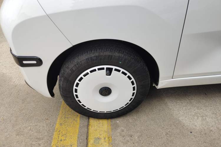 Used Chery QQ Ice Cream 2024 Edition Youth Version 205km Sundae Left Front Wheel Hub