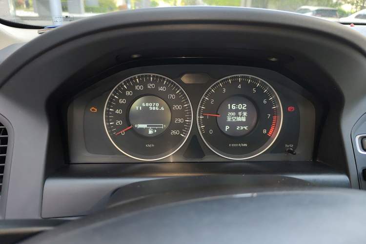 Used Volvo XC60 2013 T5 Comfort Edition Instrument Cluster
