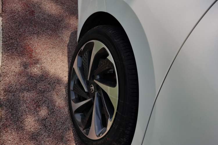 Used CHANGAN Ruicheng PLUS 2023 1.5T DCT Navigation Edition Right Rear Wheel Hub