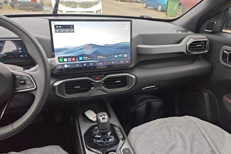 Used Geely Auto Cowboy 2025 1.5TD Trendy Play Edition Audio And AC Panel