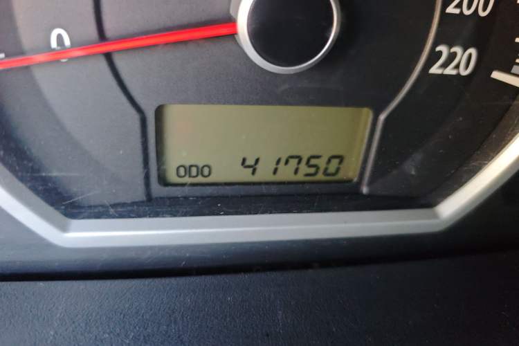 Used Kia Sportage 2011 2.0L Automatic Two-Wheel Drive GLS Odometer Close Up