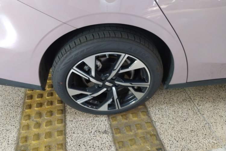 Used Geely Galaxy L6 2024 125km Creative Edition