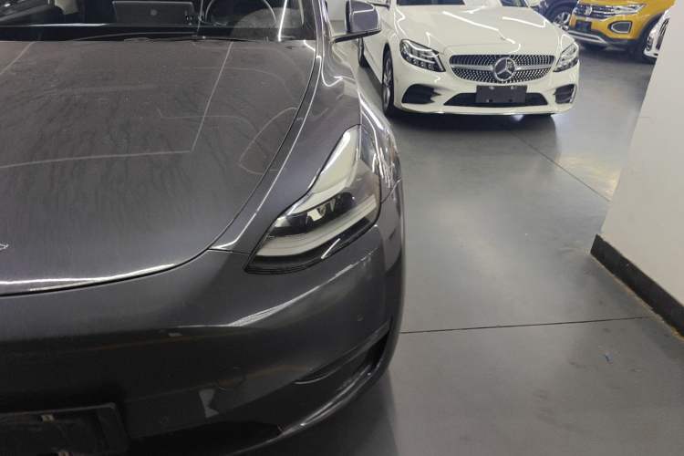 Used Tesla Model Y 2021 Long-Range All-Wheel-Drive Version