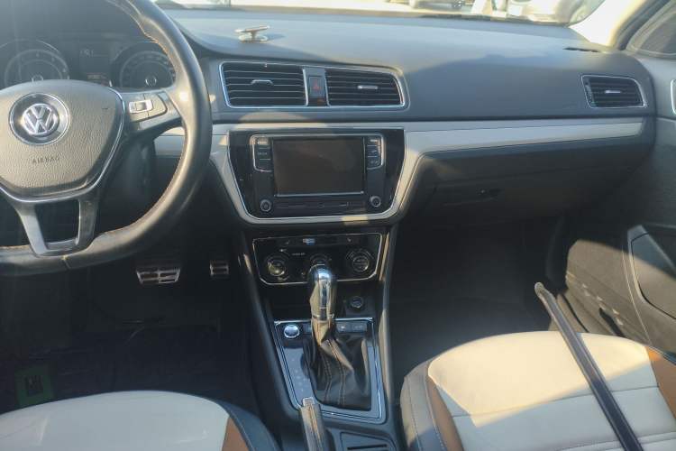 Used Volkswagen Cross Lavida 2017 230TSI DSG Luxury Edition