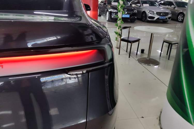 Used Tesla Model Y 2025 Rear-Wheel-Drive Version
