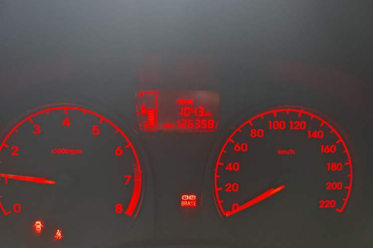 Used Hyundai Verna (older generation) 2014 1.4L Manual Smart GLS Trim Odometer Close Up