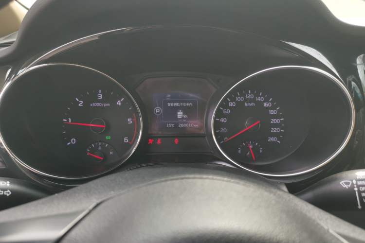 Used Kia Carnival 2015 2.2T Luxury Edition China IV