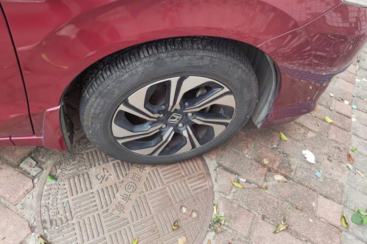 Used Honda Crider 2016 1.8L CVT Luxury Edition Right Front Wheel Hub