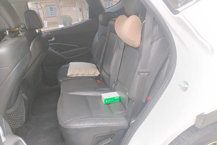 Used Hyundai Santa Fe 2013 Revised Version 2.0T Automatic All-Wheel Drive Top-Tier Trim
