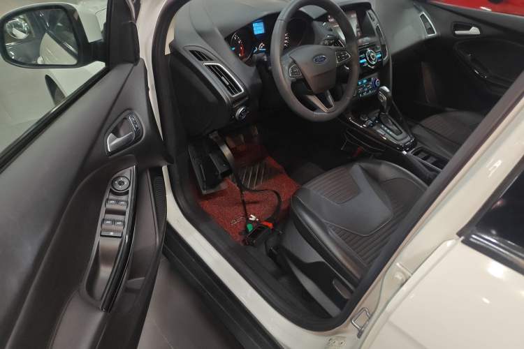 Used Ford Focus 2018 Two-Door Classic EcoBoost 125 Automatic Supercharged Style SmartDrive Edition