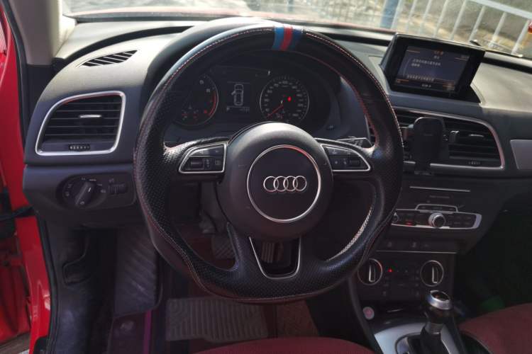 Used Audi Q3 2018 30th Anniversary Edition 35 TFSI Fashion Model Steering Wheel