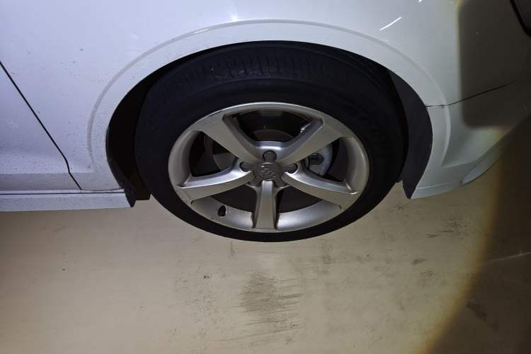 Used Audi A3 2018 30th Anniversary Edition Limousine 35 TFSI Fashion Model Right Front Wheel Hub