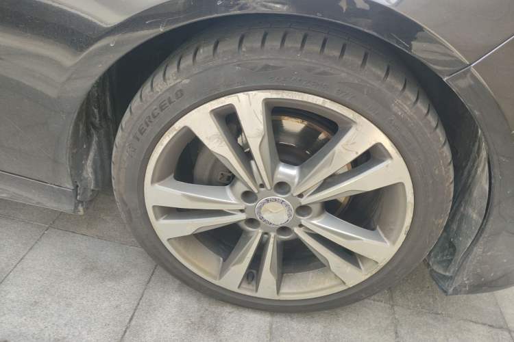 Used Mercedes-Benz E-Class 2015 Restyled E 260 L Sport Edition Right Front Wheel Hub